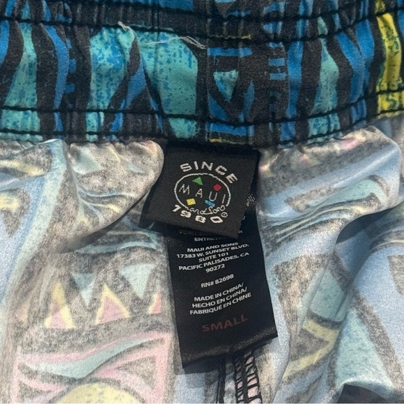 Maui and Sons Hawaiian Surf Printed Swim Trunks Beach
Waves Resort Men’s Size S - Picture 6 of 11